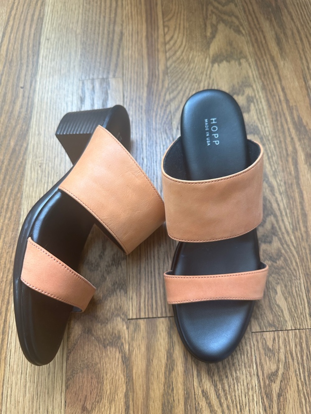 NWOT Hopp studio wedge heels